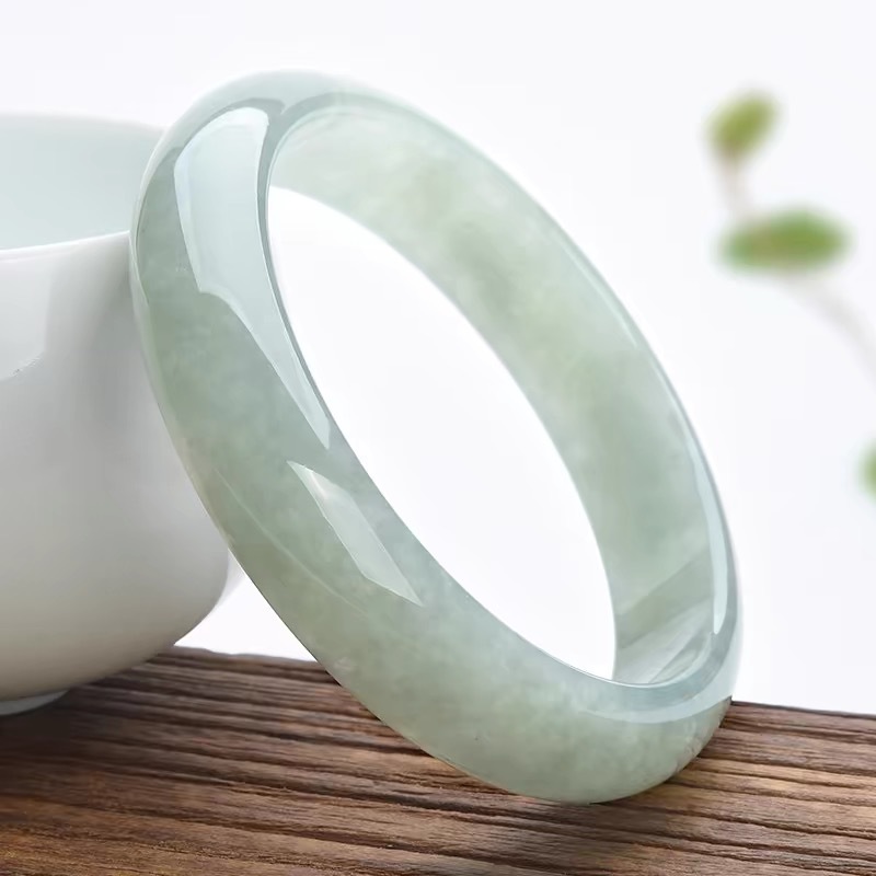 Lighting - Myanmarese oude mijnarmband, licht jade met